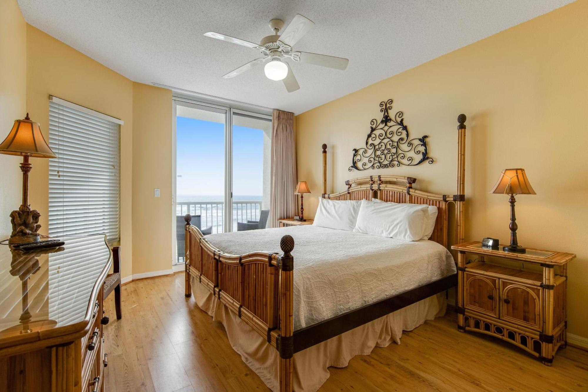 Summerwind West Navarre Room photo