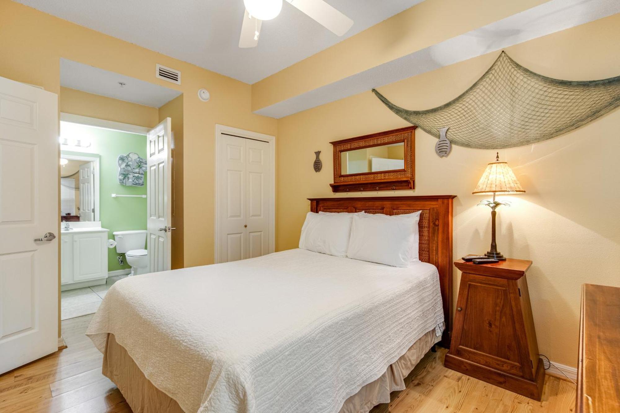 Summerwind West Navarre Room photo