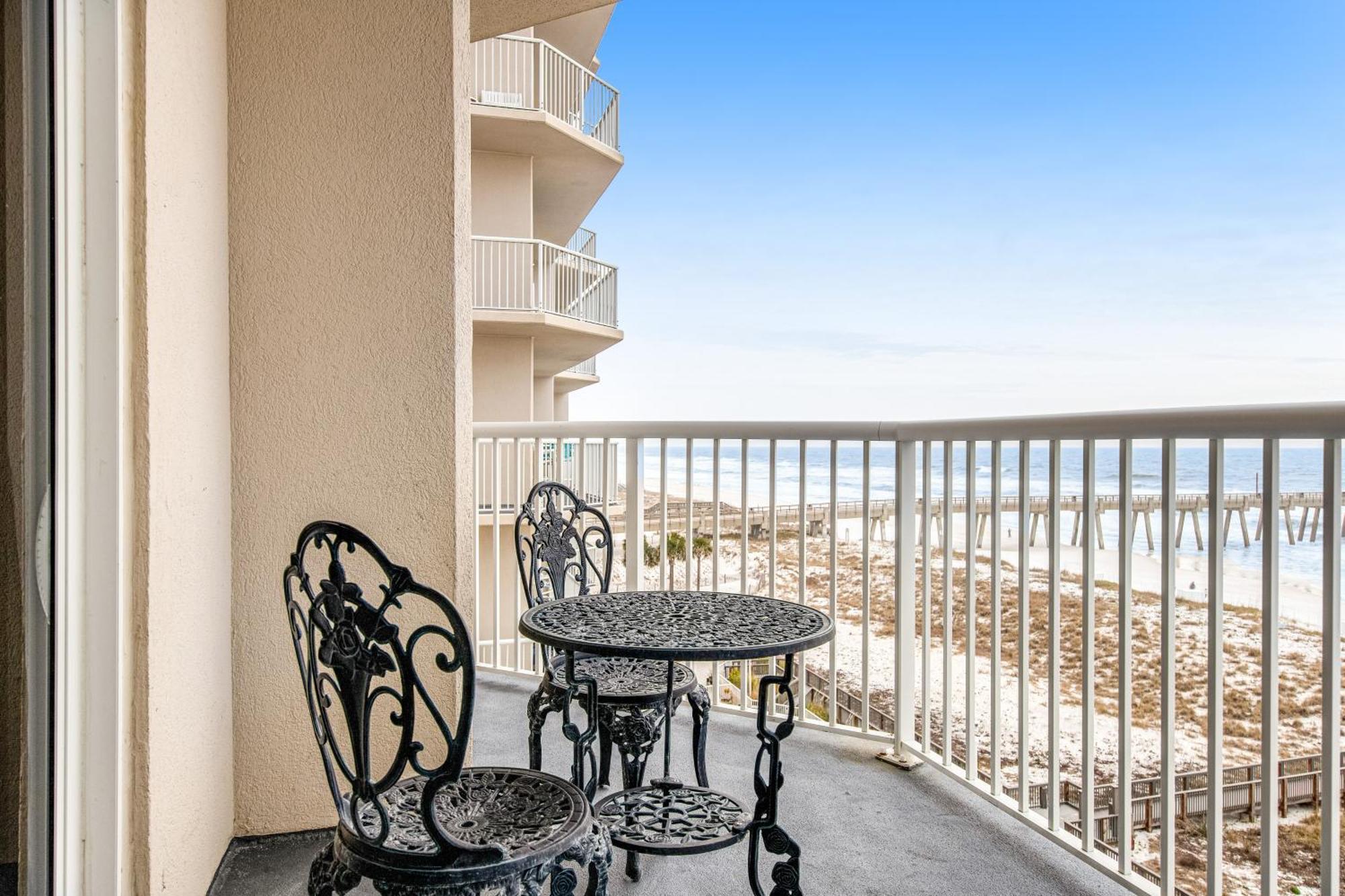Summerwind West Navarre Room photo