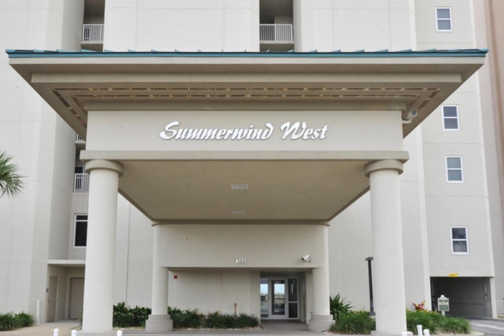 Summerwind West Navarre Room photo