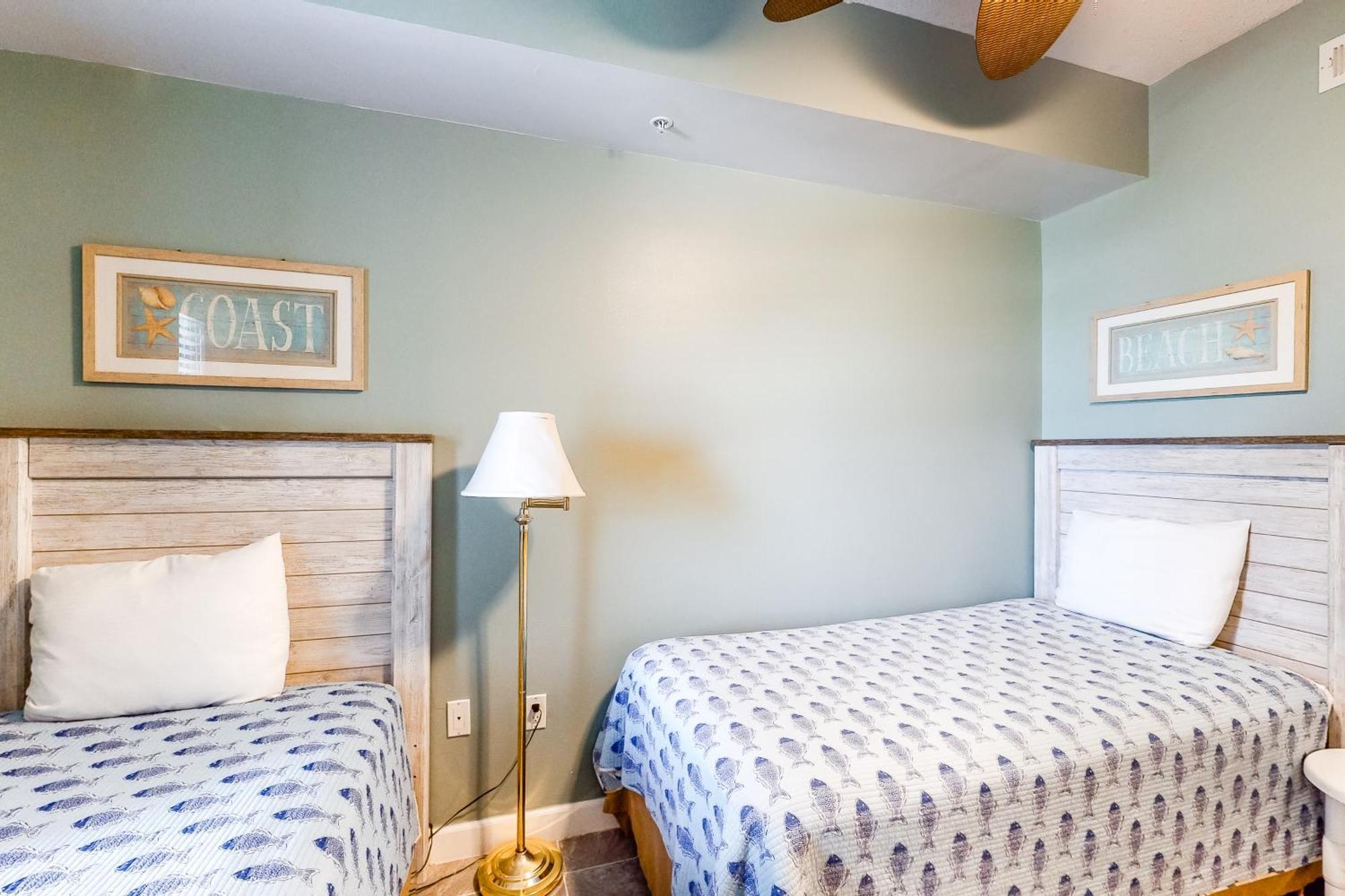Summerwind West Navarre Room photo